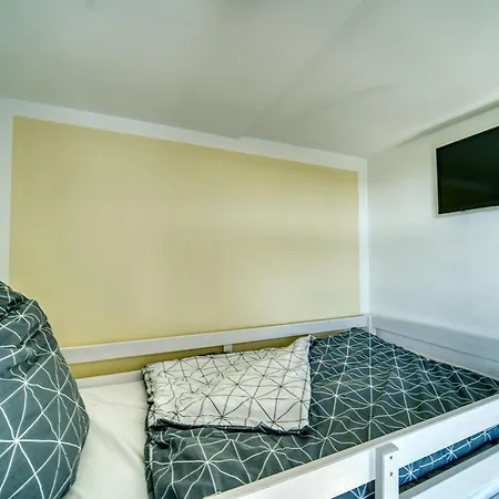 - Haus E, App 0e0708 Apartment *